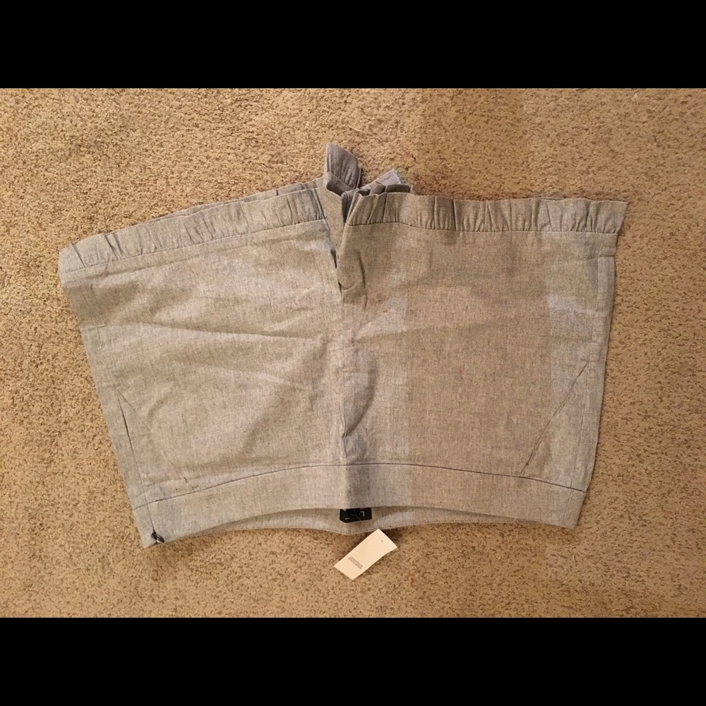 Loft Ruffle Shorts Size 16